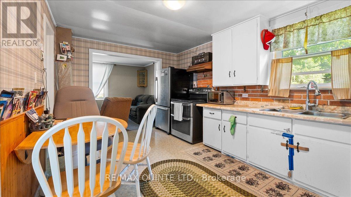 23 Fawcett Avenue, Prince Edward County, Ontario  K0K 2T0 - Photo 9 - X12844110