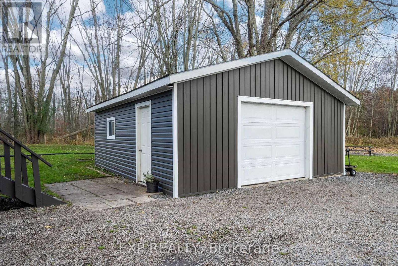 24 Taft Road, Prince Edward County (Ameliasburg Ward), Ontario  K0K 1L0 - Photo 26 - X12844140