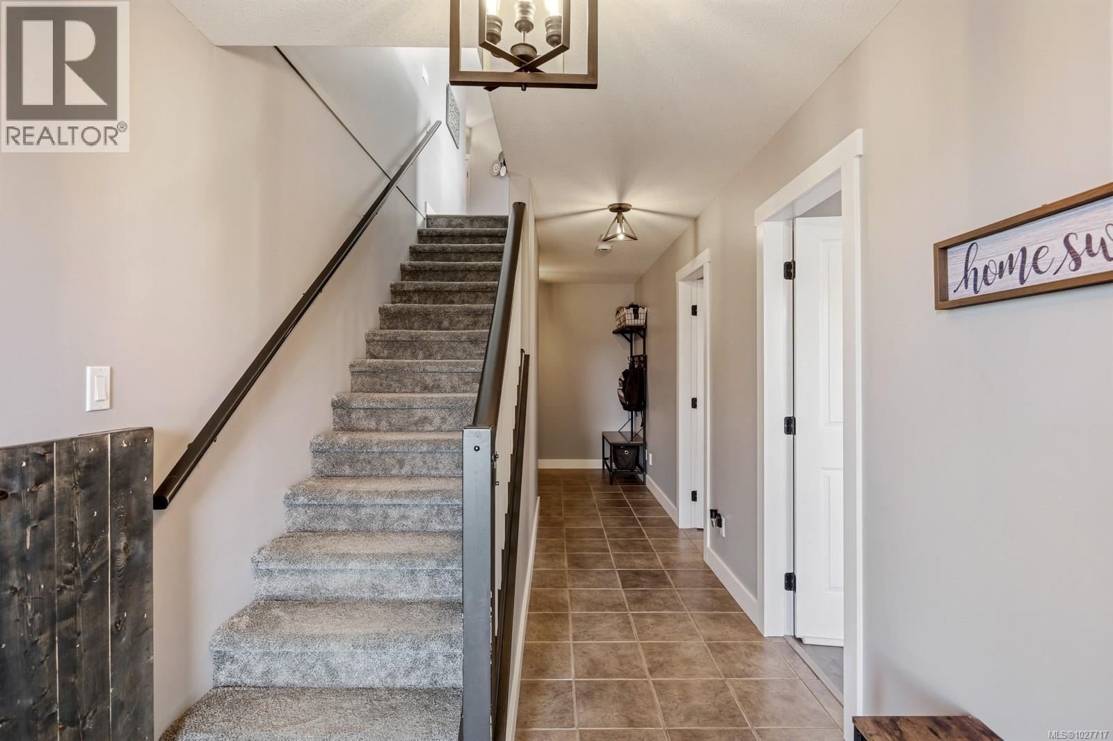 826 Grumman Pl, Comox, British Columbia  V9M 4H9 - Photo 5 - 1027717