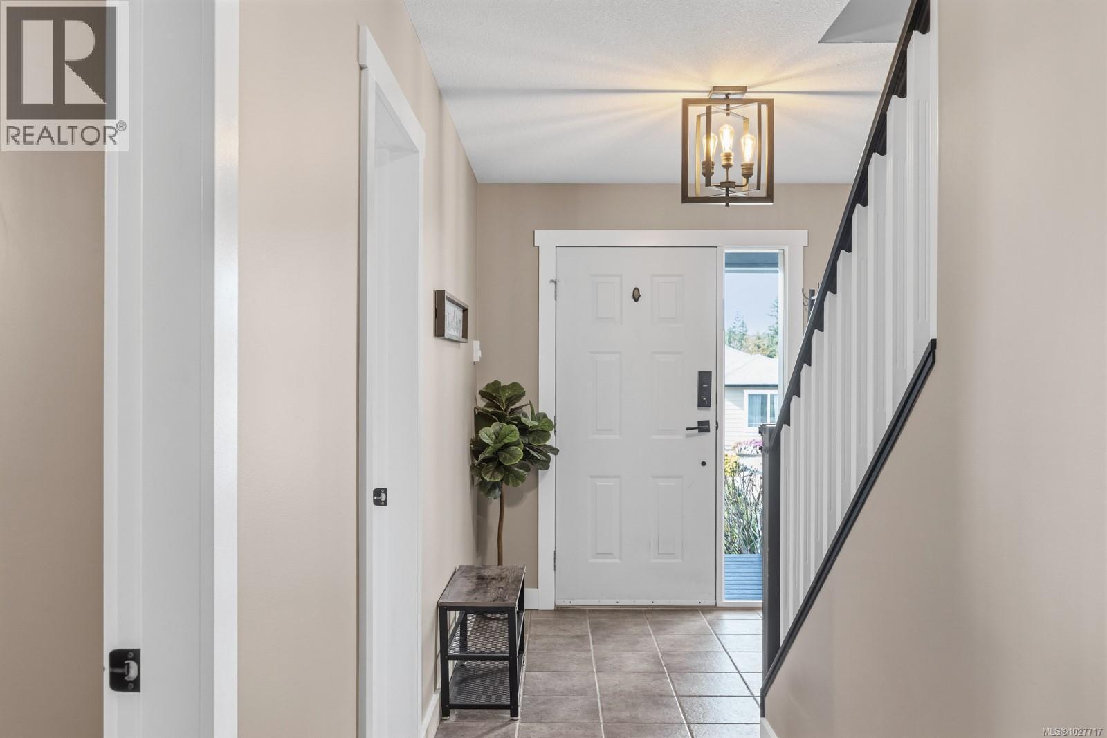 826 Grumman Pl, Comox, British Columbia  V9M 4H9 - Photo 4 - 1027717