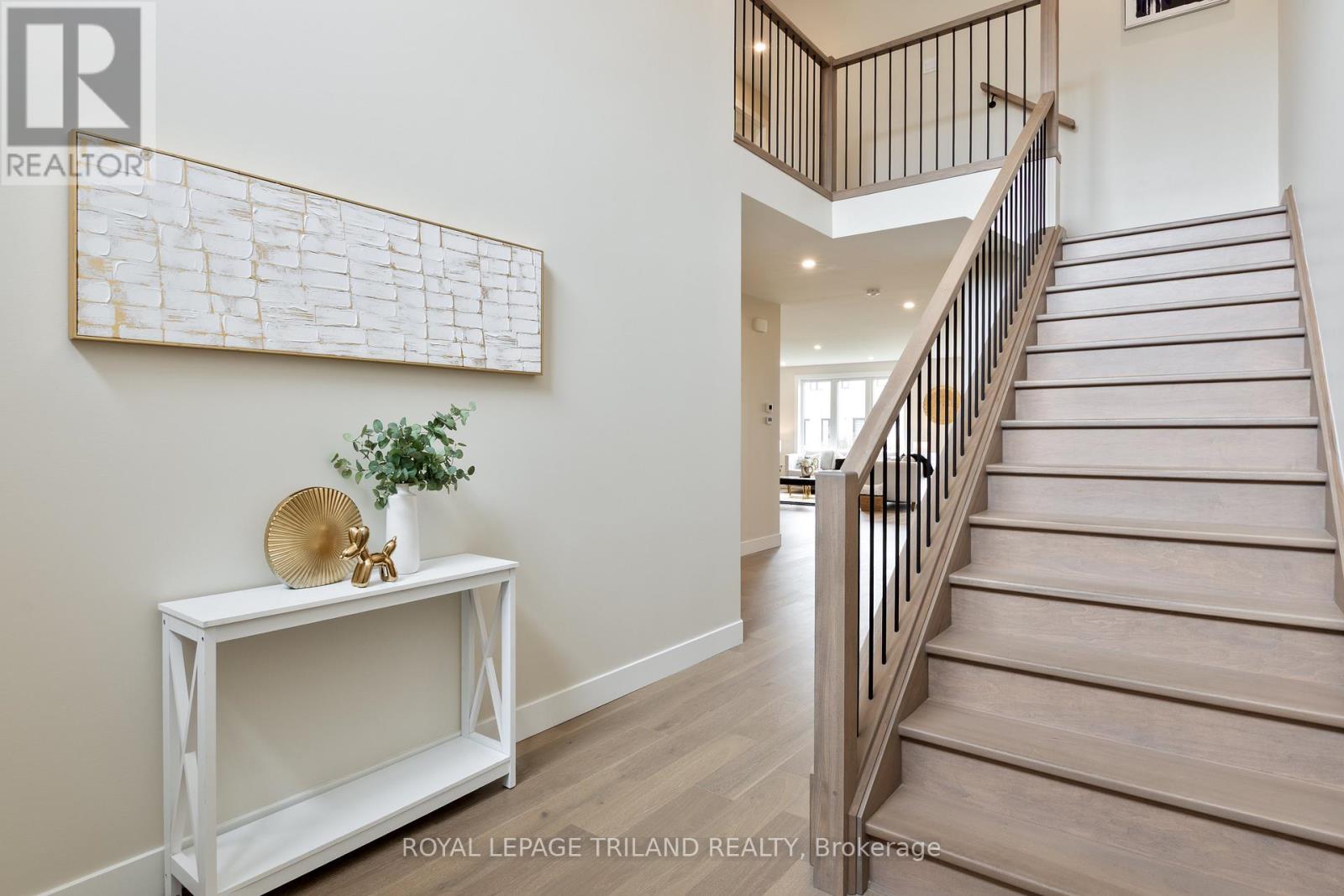 3931 Big Leaf Trail, London South, Ontario  N6P 0A3 - Photo 5 - X12844114