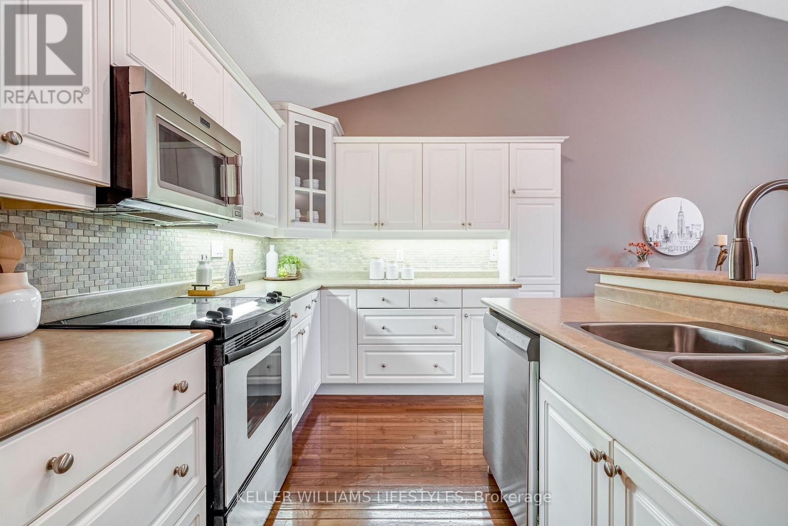 18 - 285 Mcgarrell Drive, London North (North R), Ontario  N6G 5H3 - Photo 4 - X12844220