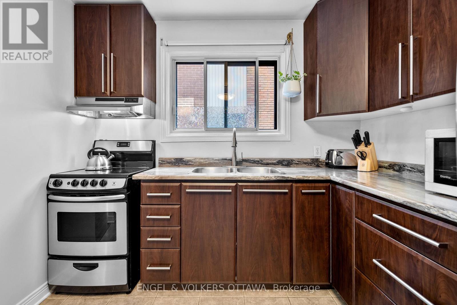 11 - 270 Beechwood Avenue, Ottawa, Ontario  K1L 8A6 - Photo 6 - X12844100