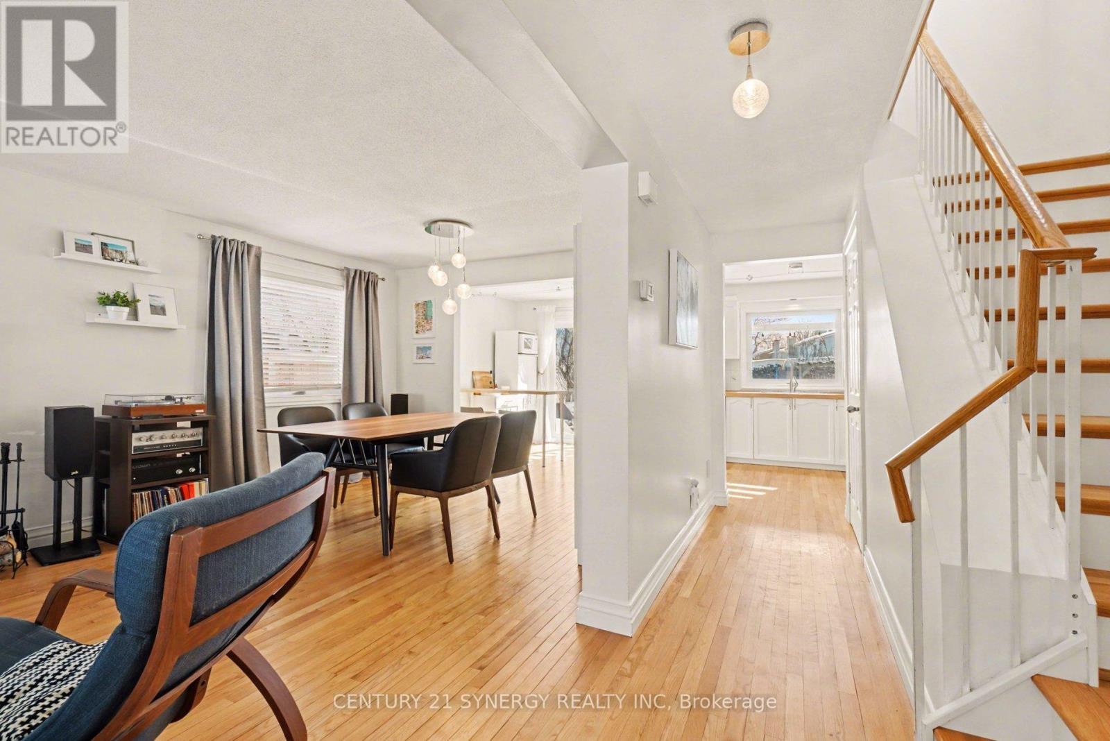 6044 Willowbark Drive, Ottawa, Ontario  K1C 5T4 - Photo 4 - X12844212