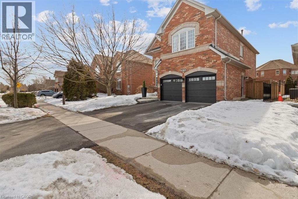 4263 Millcroft Park Drive, Burlington, Ontario  L7M 4J6 - Photo 2 - 40809400