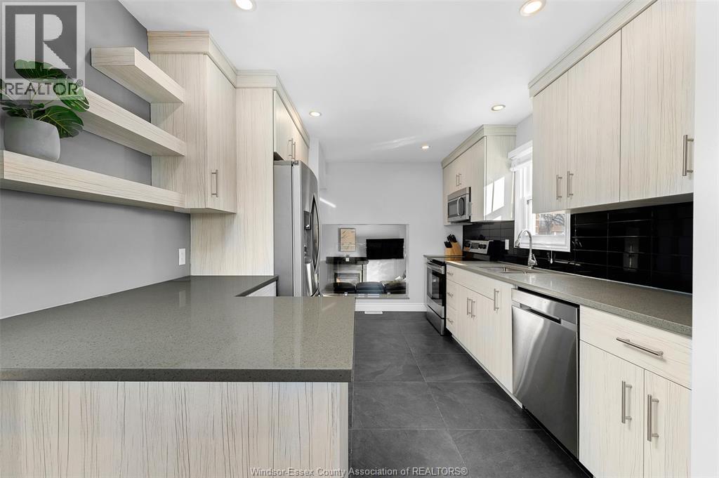 3789 Myrtle, Windsor, Ontario  N9C 2C9 - Photo 13 - 26004542