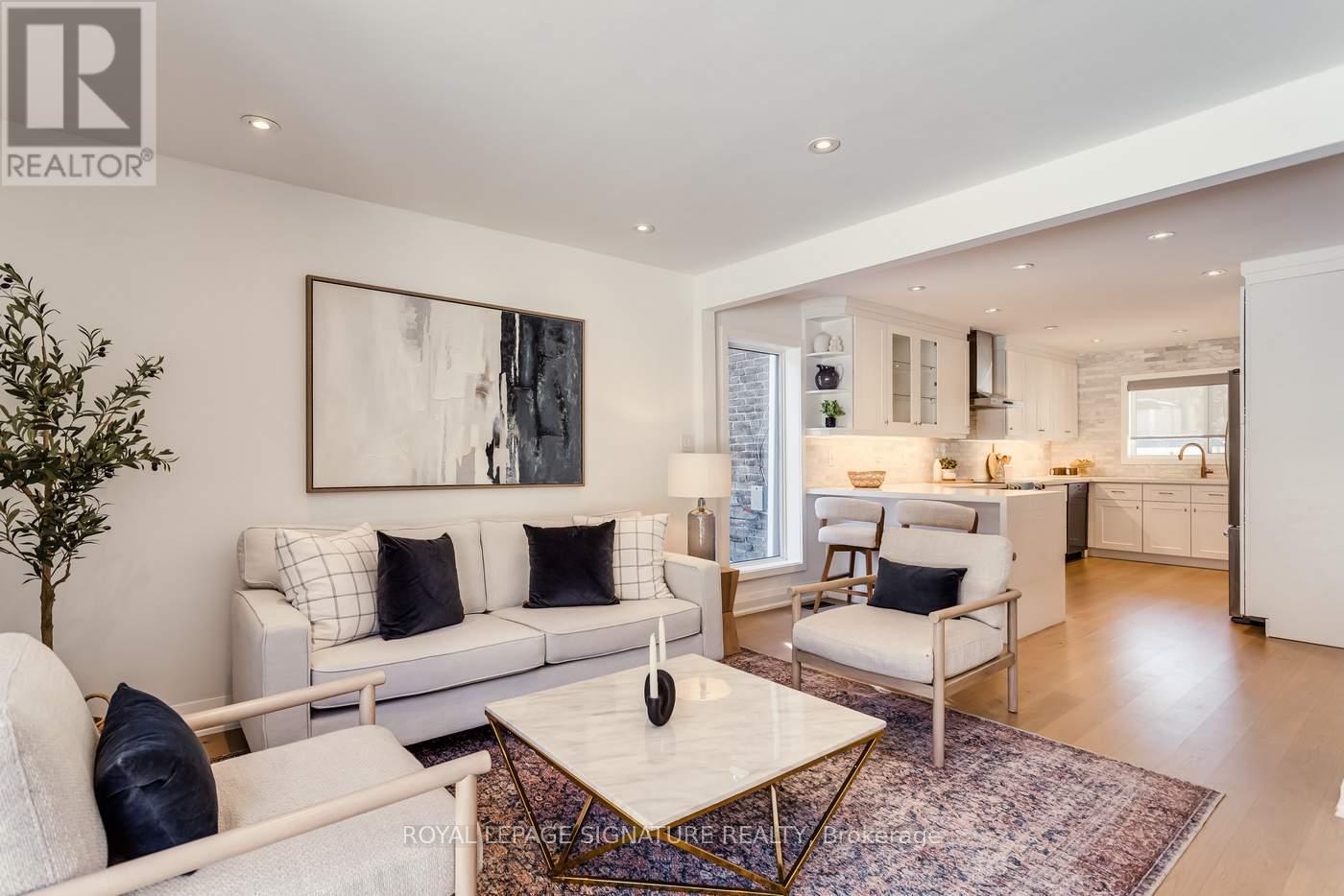 5 Georgian Court, Toronto, Ontario  M4P 2J7 - Photo 11 - C12844044