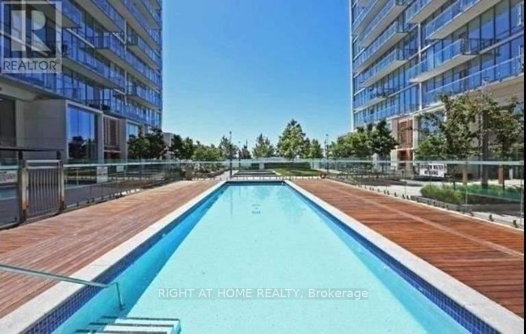 1025 - 29 Queens Quay E, Toronto, Ontario  M5E 0A4 - Photo 13 - C12844054