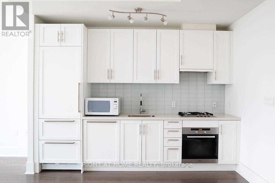 1025 - 29 Queens Quay E, Toronto, Ontario  M5E 0A4 - Photo 4 - C12844054