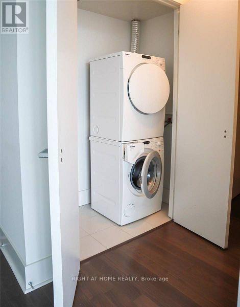 1025 - 29 Queens Quay E, Toronto, Ontario  M5E 0A4 - Photo 8 - C12844054