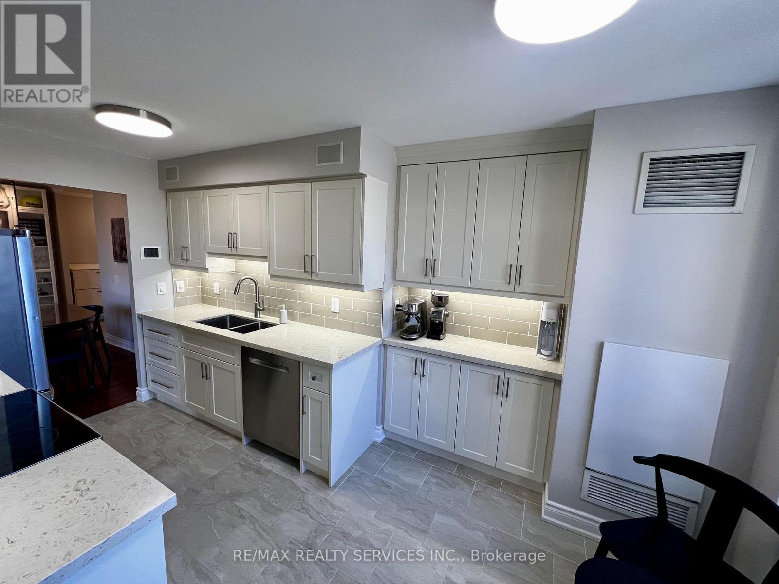 303 - 78 Harrison Garden Boulevard, Toronto, Ontario  M2N 7E3 - Photo 17 - C12844198