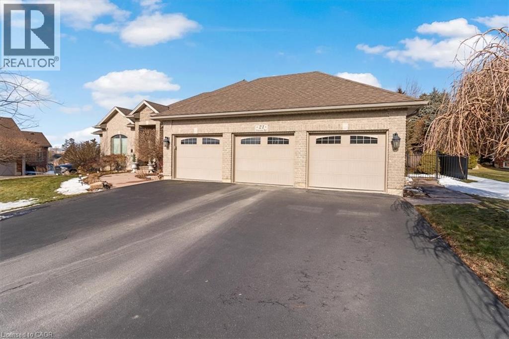 21 Farrow Road, Brantford, Ontario  N3T 5L7 - Photo 2 - 40808830