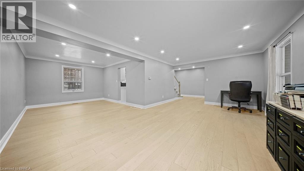 279 Cockshutt Road, Brantford, Ontario  N3T 5L6 - Photo 8 - 40809317