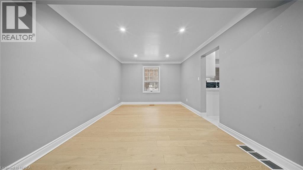 279 Cockshutt Road, Brantford, Ontario  N3T 5L6 - Photo 9 - 40809317