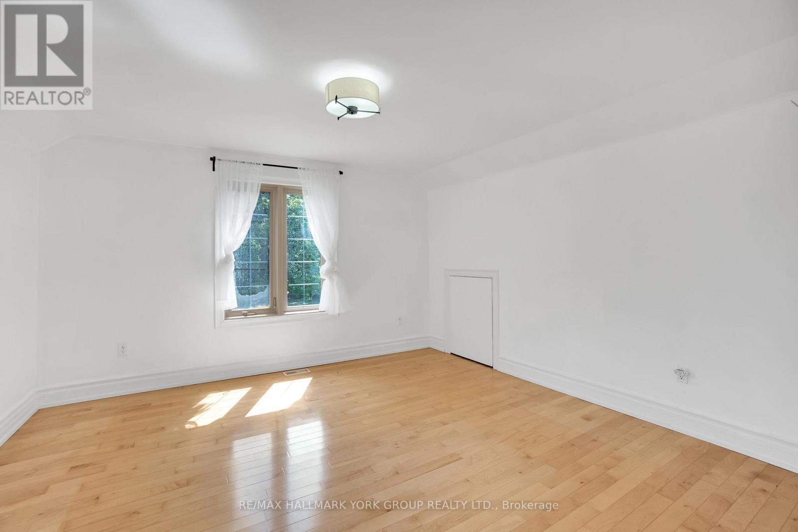 2 Kingswood Drive, King (King City), Ontario  L7B 1K8 - Photo 38 - N12844158