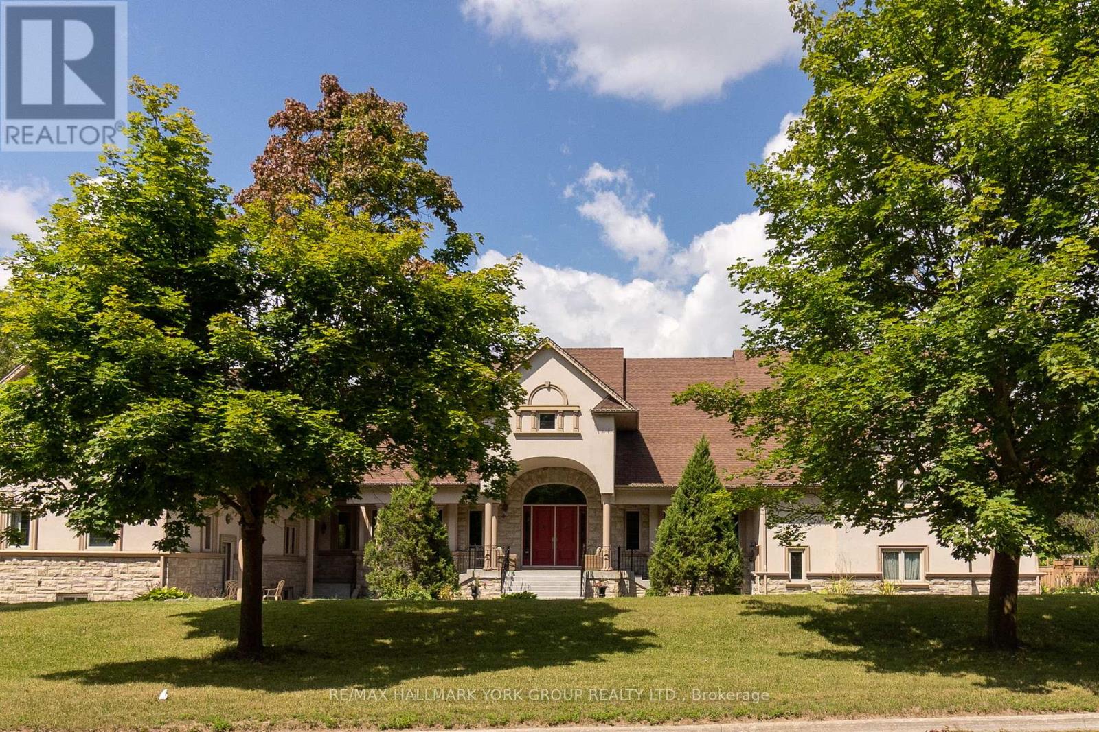 2 Kingswood Drive, King (King City), Ontario  L7B 1K8 - Photo 5 - N12844158