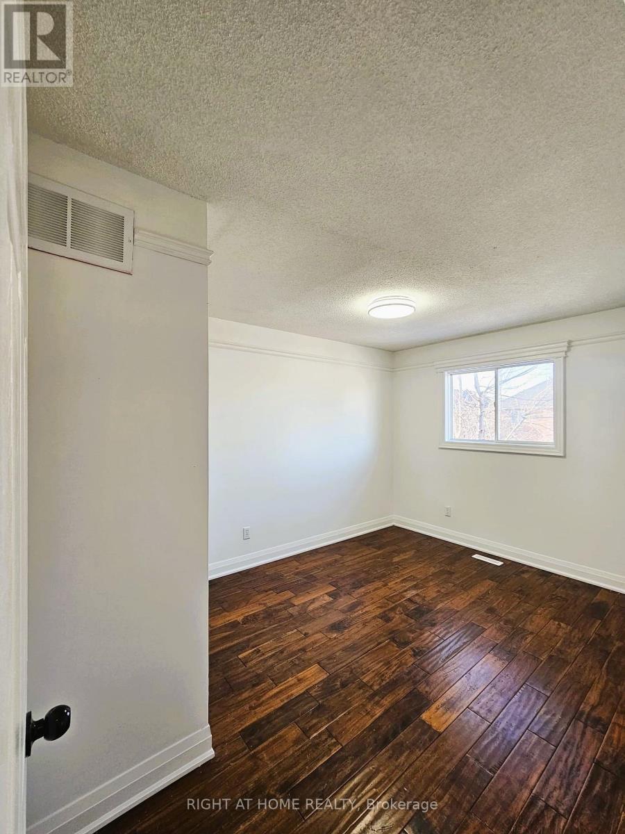 206 Fairwood Drive, Georgina, Ontario  L4P 3Y5 - Photo 19 - N12844210