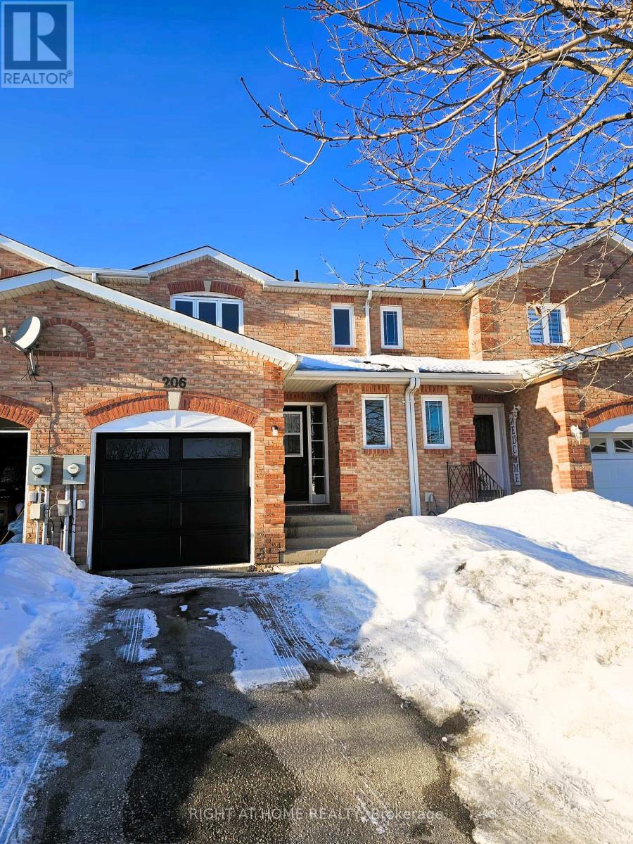 206 Fairwood Drive, Georgina, Ontario  L4P 3Y5 - Photo 2 - N12844210