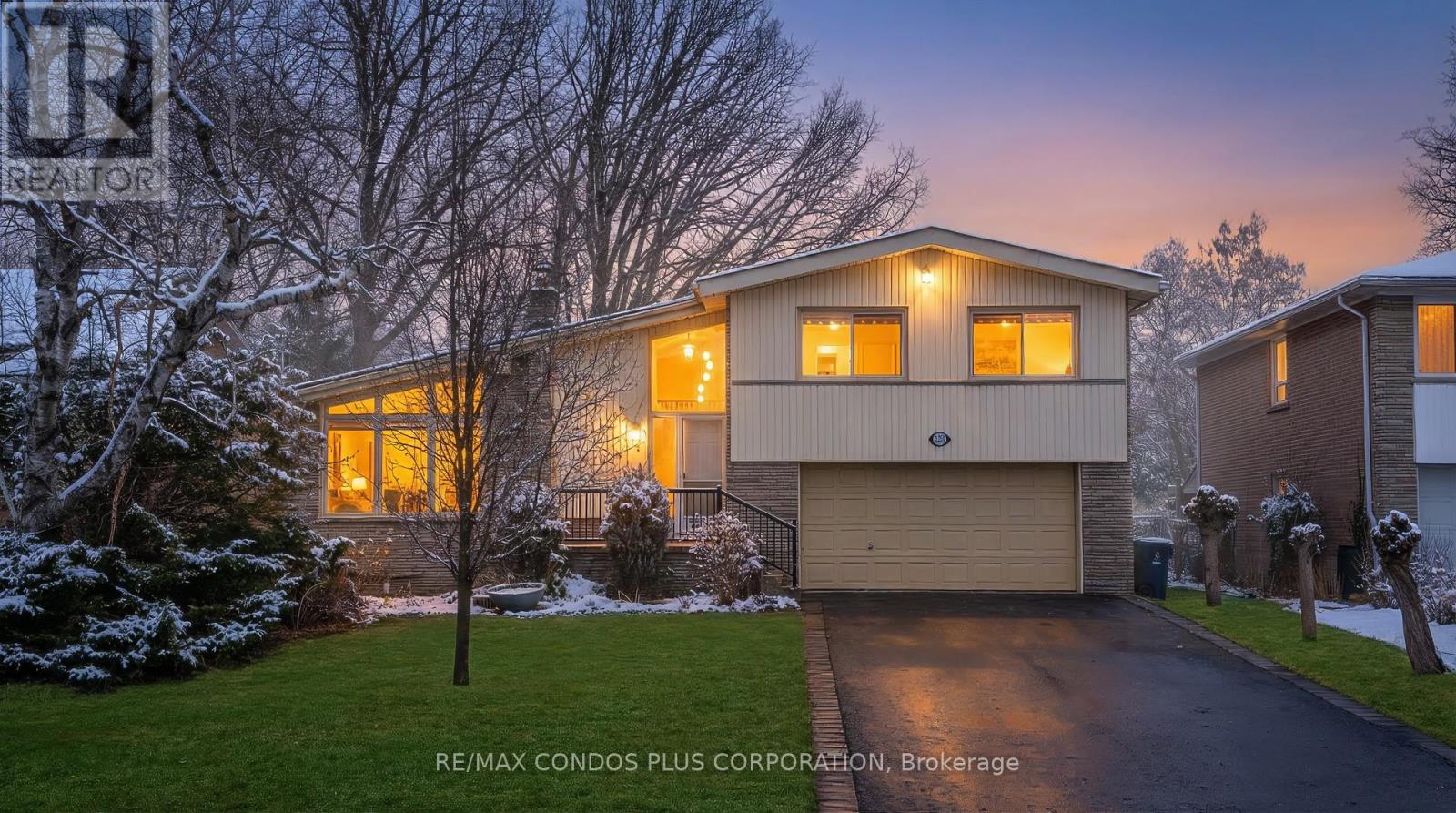 333 Pleasant Avenue, Toronto, Ontario  M2R 2R3 - Photo 3 - C12689668