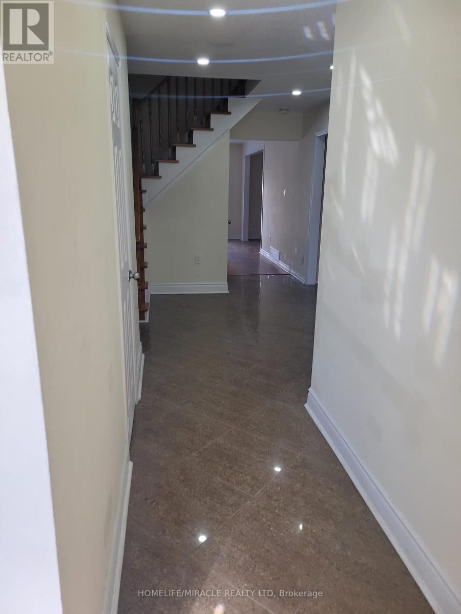 75 Banting Crescent, Brampton, Ontario  L6Y 2M2 - Photo 4 - W12812738