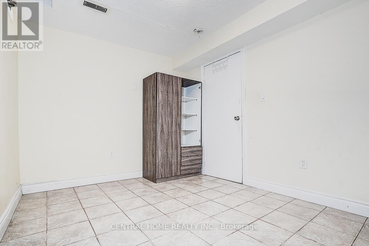 Basement - 17 Letty Avenue, Brampton, Ontario  L6Y 4T5 - Photo 16 - W12683344