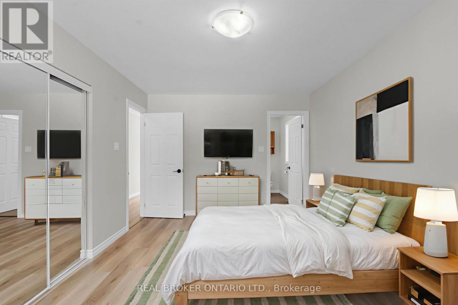 3392 Lee Avenue, Severn (West Shore), Ontario  L0K 1G0 - Photo 9 - S12844226