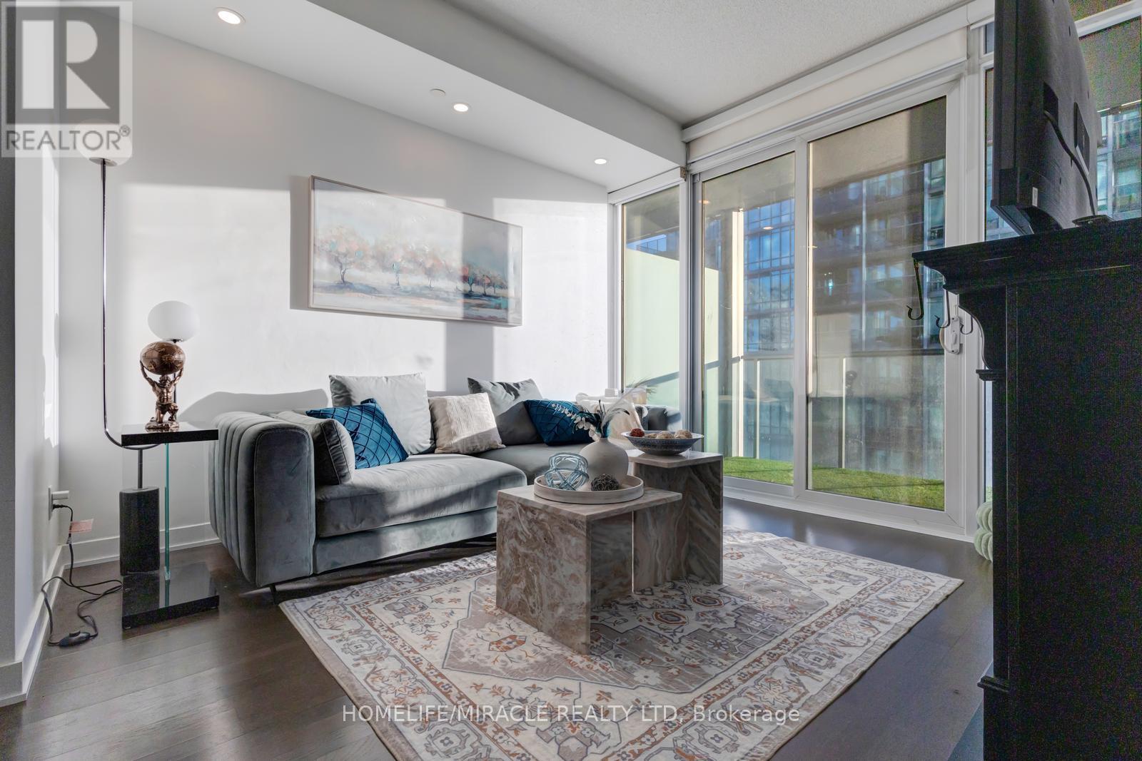 2202 - 90 Park Lawn Road, Toronto, Ontario  M8Y 0B6 - Photo 12 - W12844048