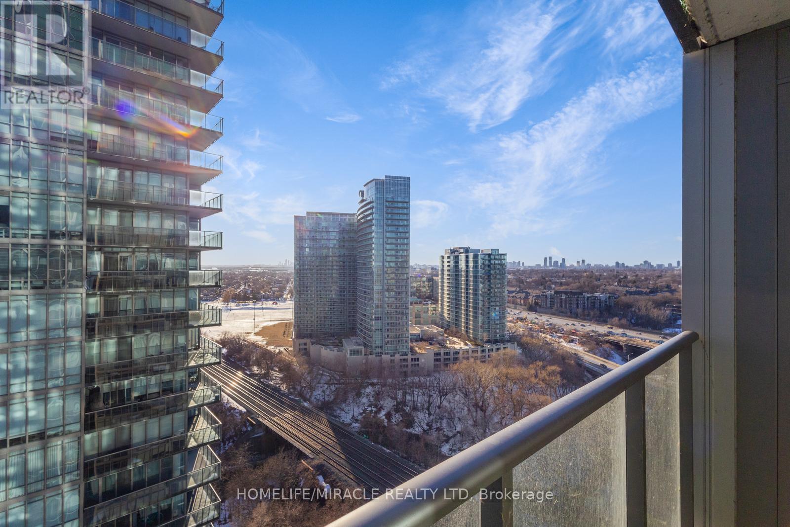 2202 - 90 Park Lawn Road, Toronto, Ontario  M8Y 0B6 - Photo 14 - W12844048