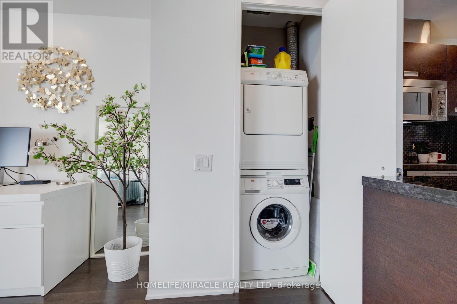 2202 - 90 Park Lawn Road, Toronto, Ontario  M8Y 0B6 - Photo 22 - W12844048