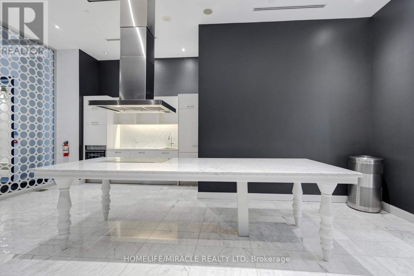 2202 - 90 Park Lawn Road, Toronto, Ontario  M8Y 0B6 - Photo 32 - W12844048