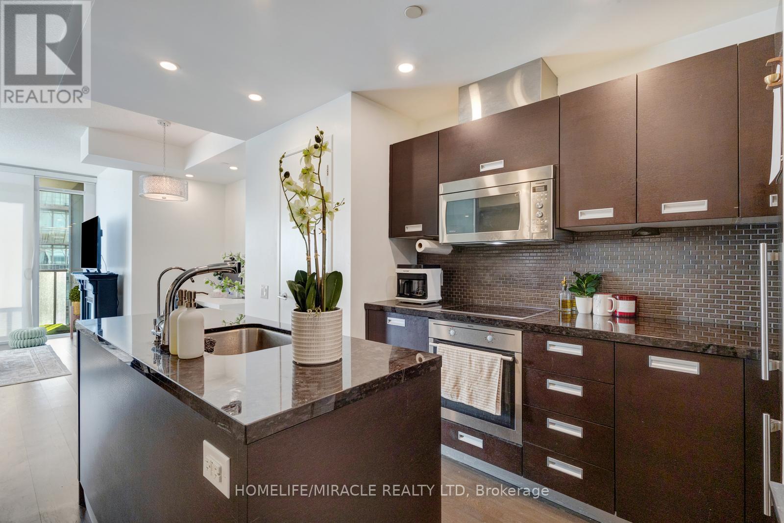 2202 - 90 Park Lawn Road, Toronto, Ontario  M8Y 0B6 - Photo 8 - W12844048