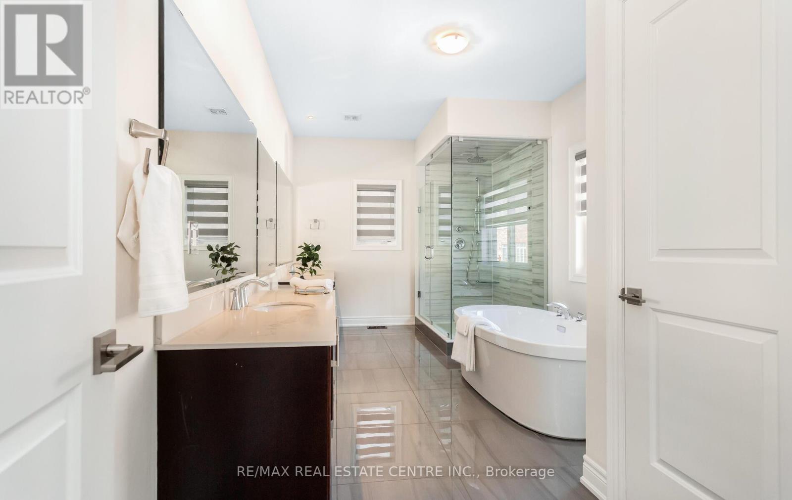 9 Rolling Acres Drive, Brampton (Northwest Brampton), Ontario  L6X 5P3 - Photo 25 - W12844064