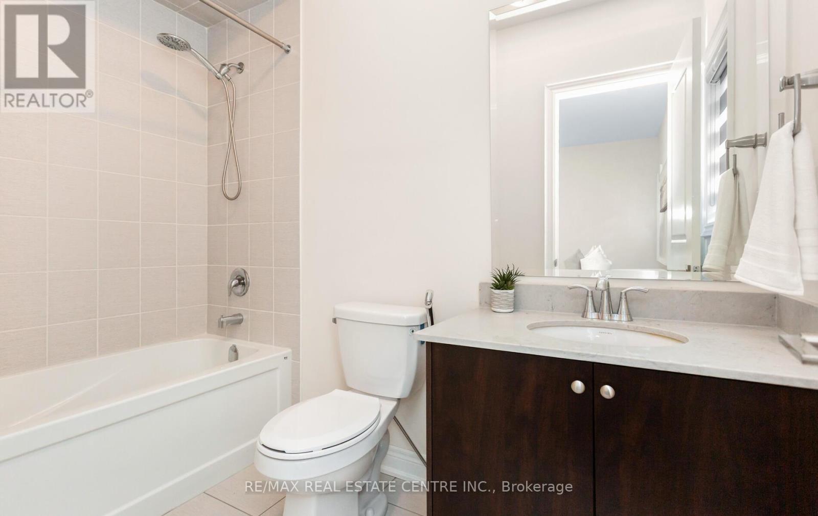 9 Rolling Acres Drive, Brampton (Northwest Brampton), Ontario  L6X 5P3 - Photo 30 - W12844064