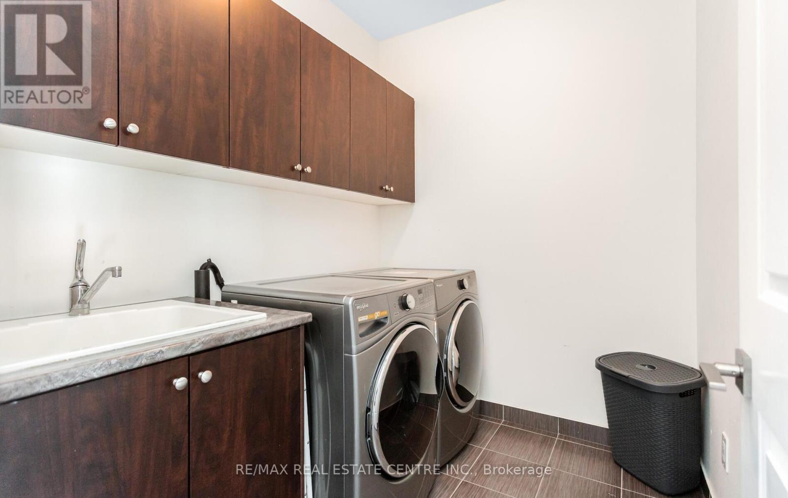 9 Rolling Acres Drive, Brampton (Northwest Brampton), Ontario  L6X 5P3 - Photo 36 - W12844064