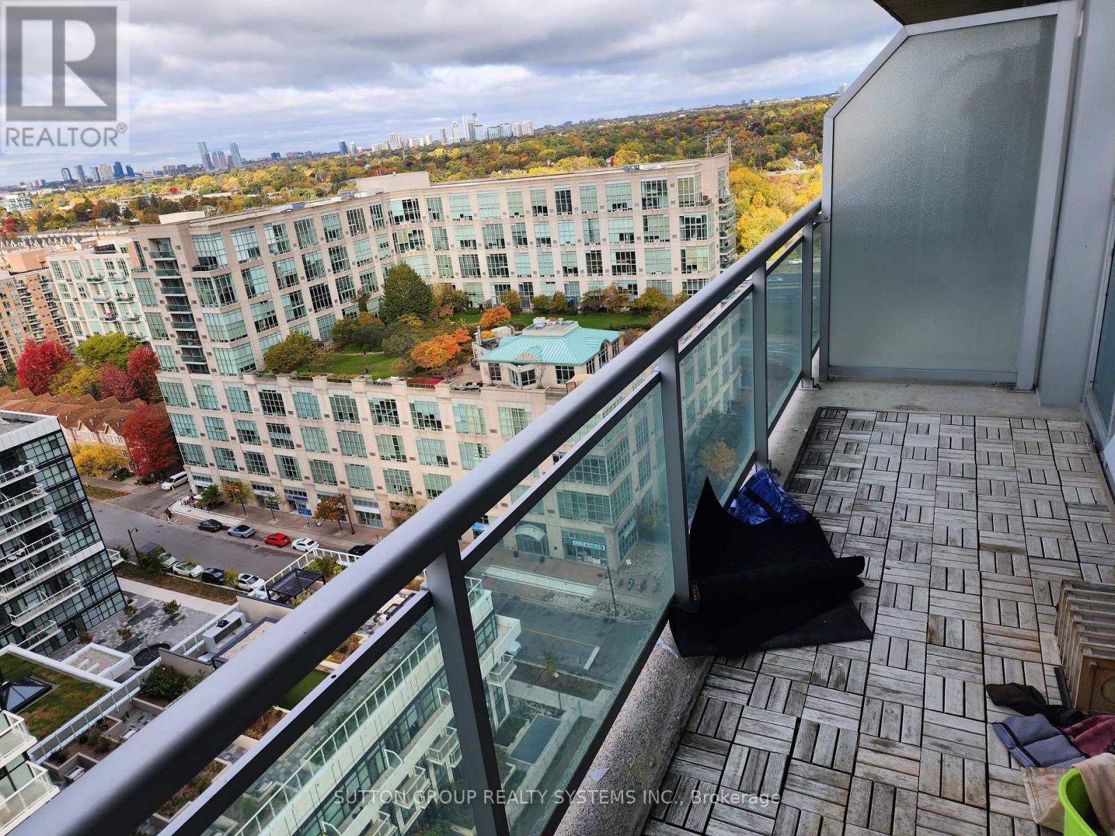 1907 - 155 Legion Road N, Toronto, Ontario  M8Y 0A7 - Photo 21 - W12844066