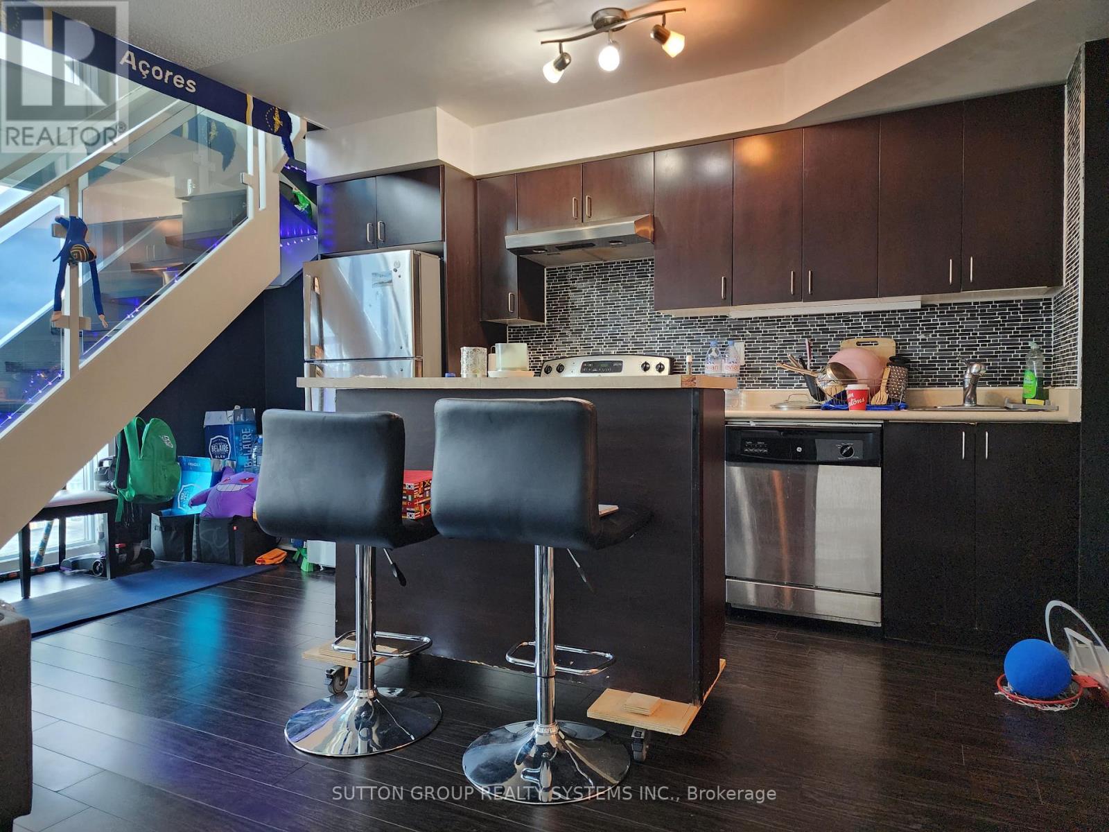 1907 - 155 Legion Road N, Toronto, Ontario  M8Y 0A7 - Photo 6 - W12844066