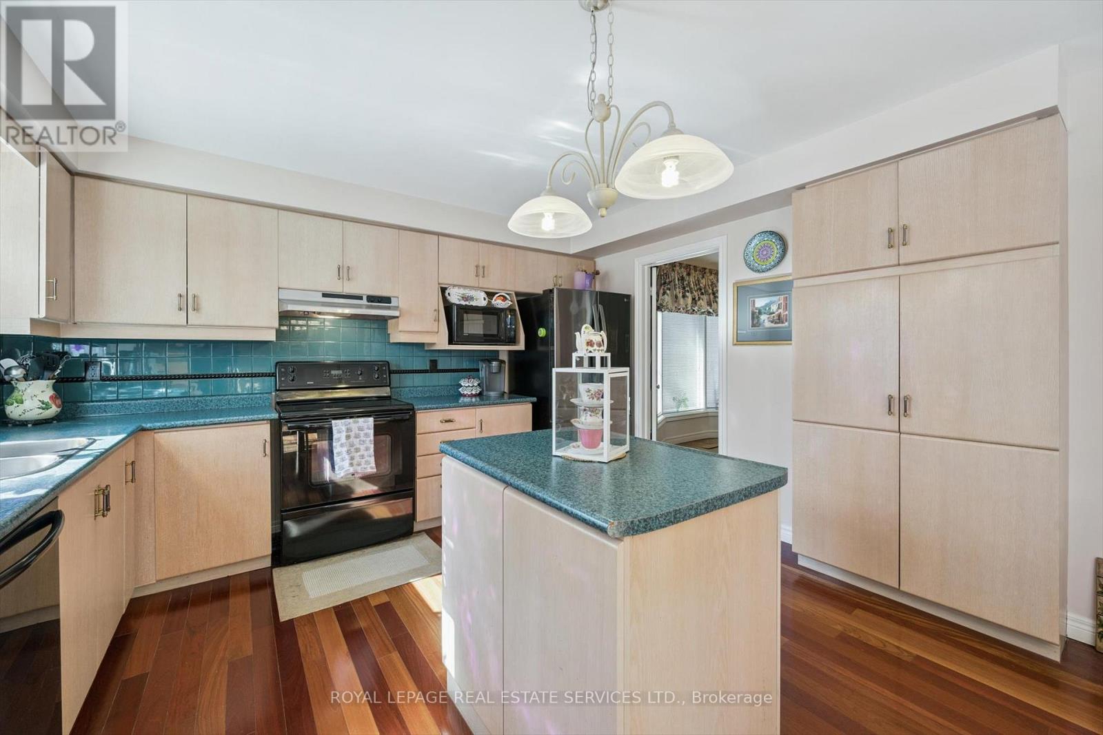 2020 Peak Place, Oakville, Ontario  L6H 5T2 - Photo 10 - W12844096