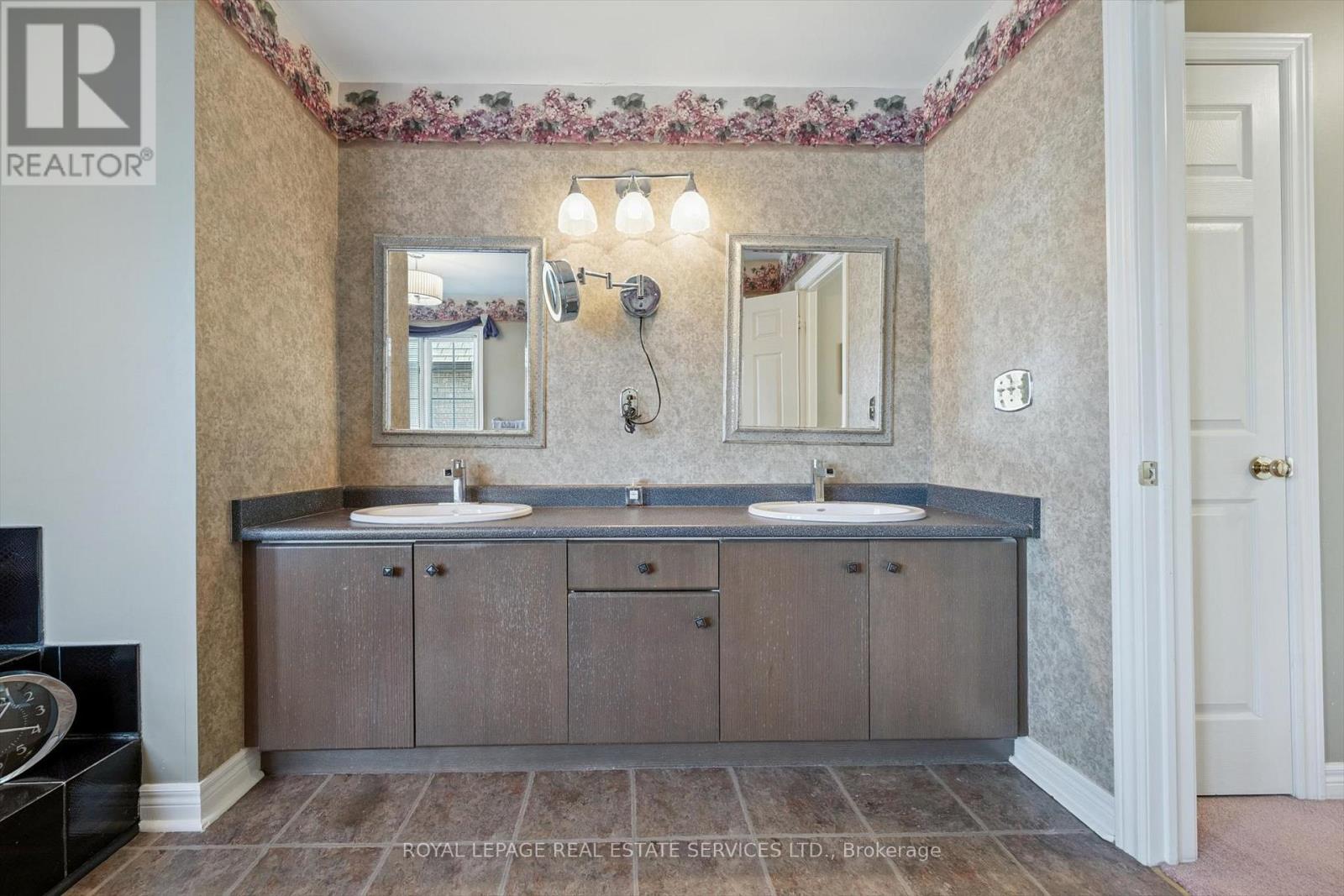 2020 Peak Place, Oakville, Ontario  L6H 5T2 - Photo 27 - W12844096