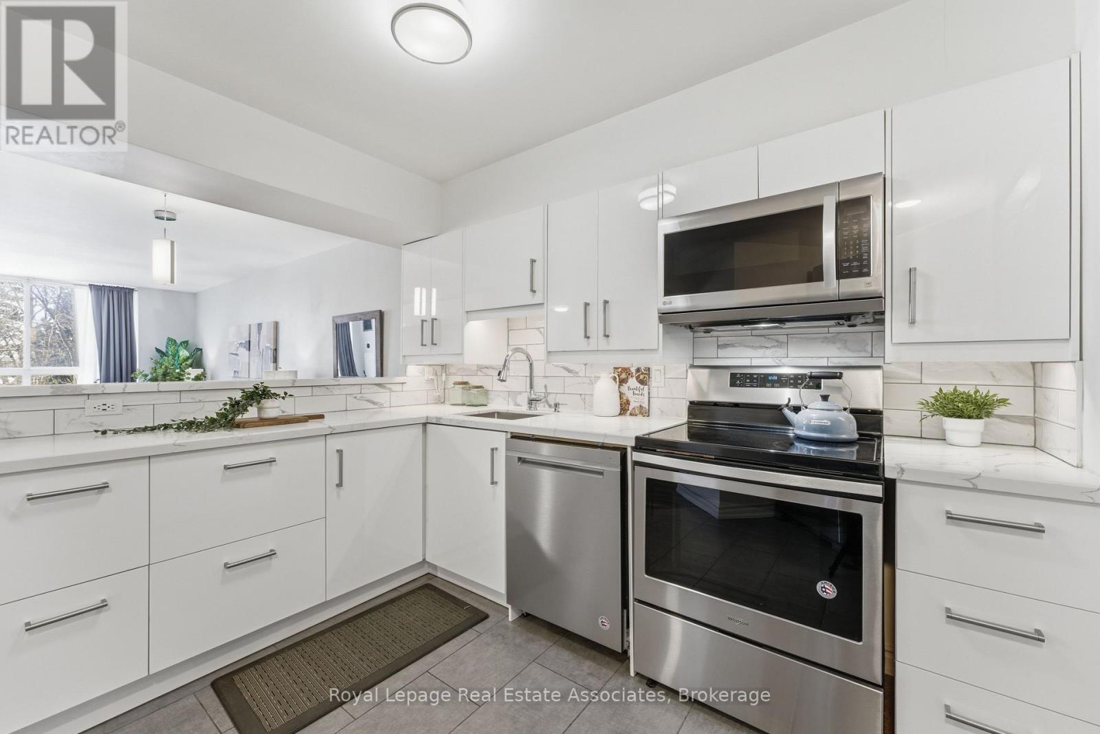 511 - 1485 LAKESHORE ROAD E, Mississauga, Ontario