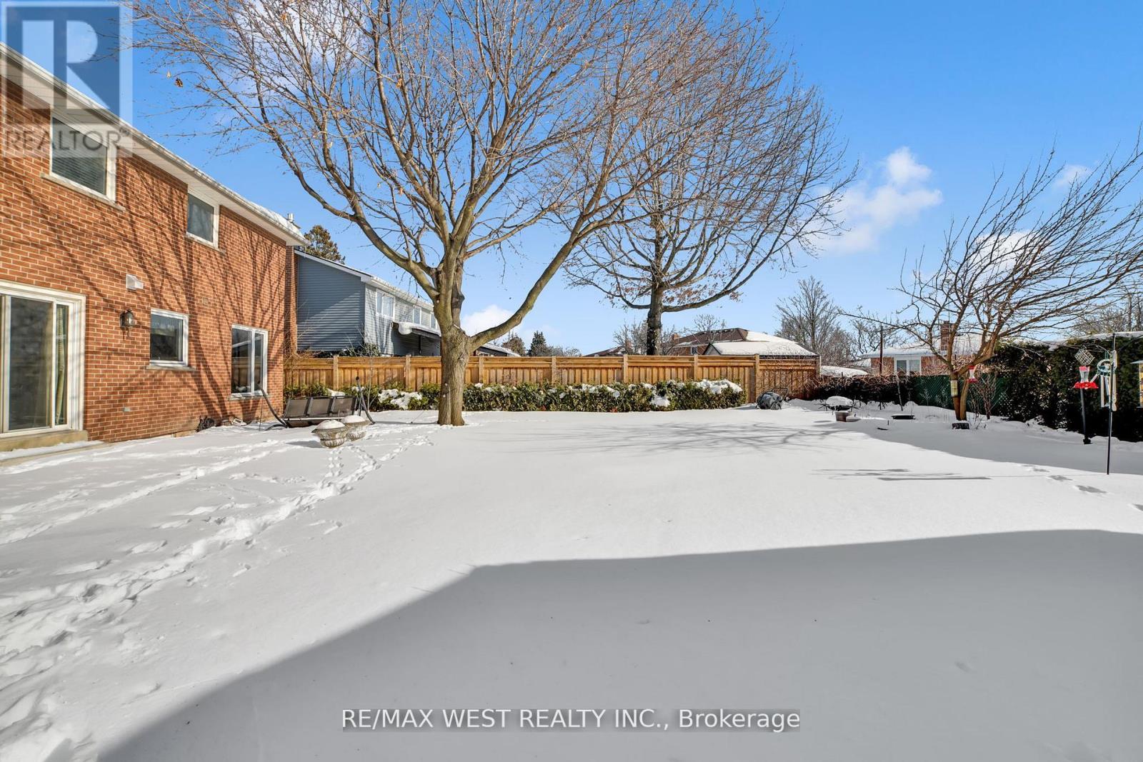 306 Pinegrove Road, Oakville, Ontario  L6K 3P9 - Photo 17 - W12844190