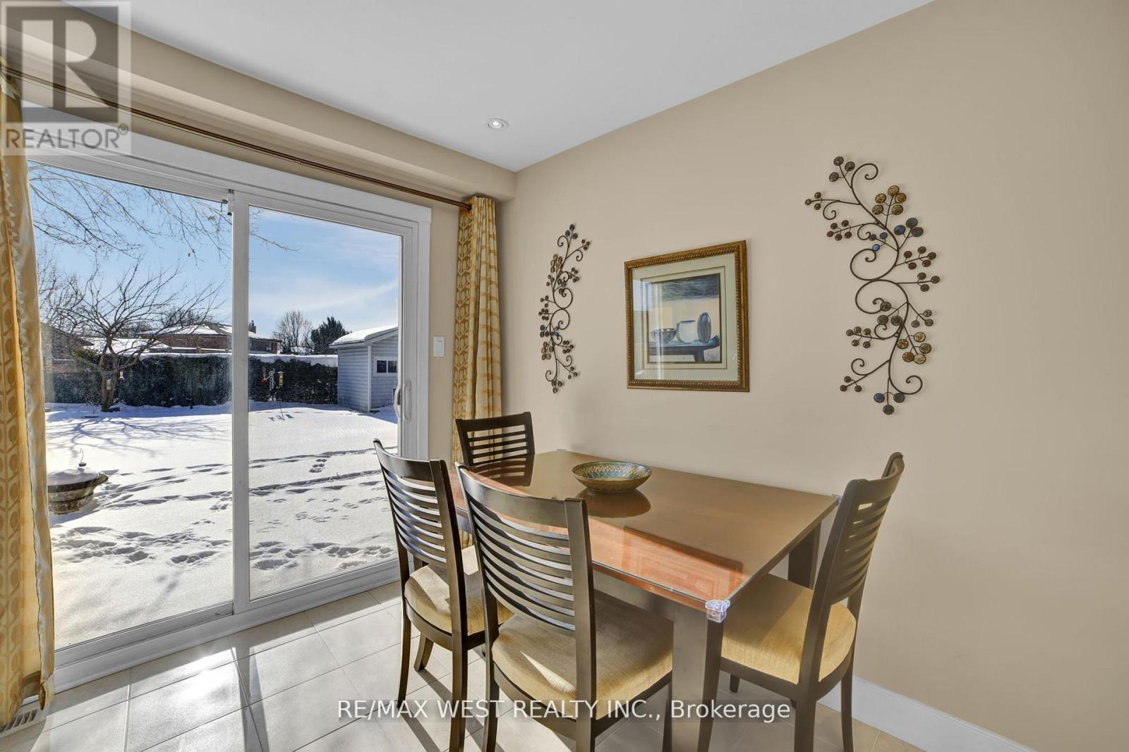 306 Pinegrove Road, Oakville, Ontario  L6K 3P9 - Photo 6 - W12844190