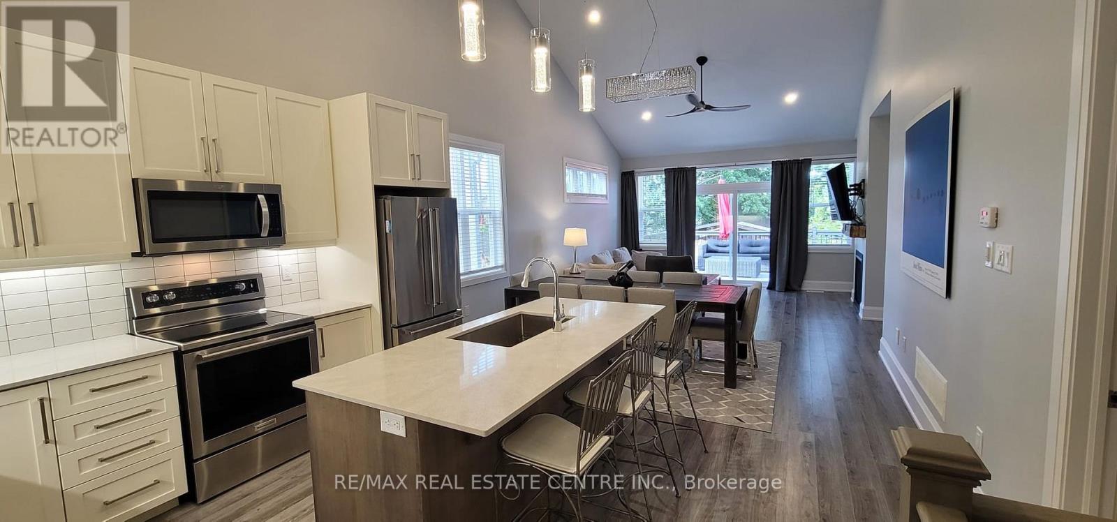 10 Paradise Grove, Niagara-On-The-Lake, Ontario  L0S 1T0 - Photo 3 - X12844062