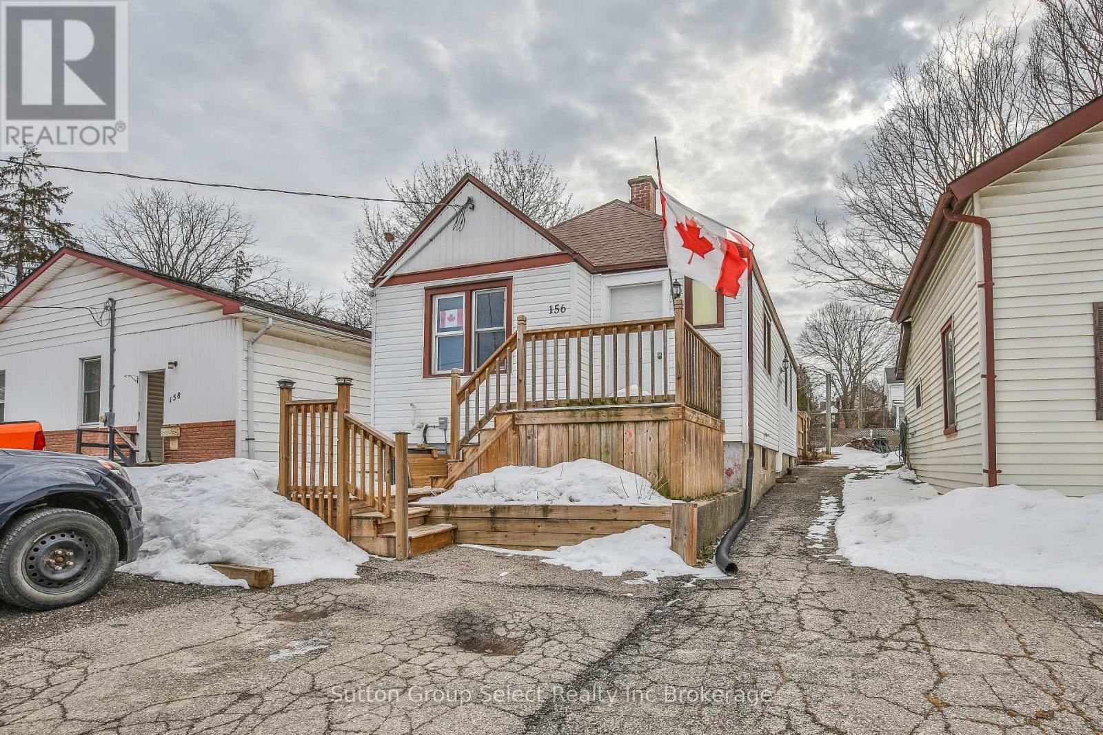 156 Charles Street E, Ingersoll, Ontario  N5C 1K2 - Photo 1 - X12844292