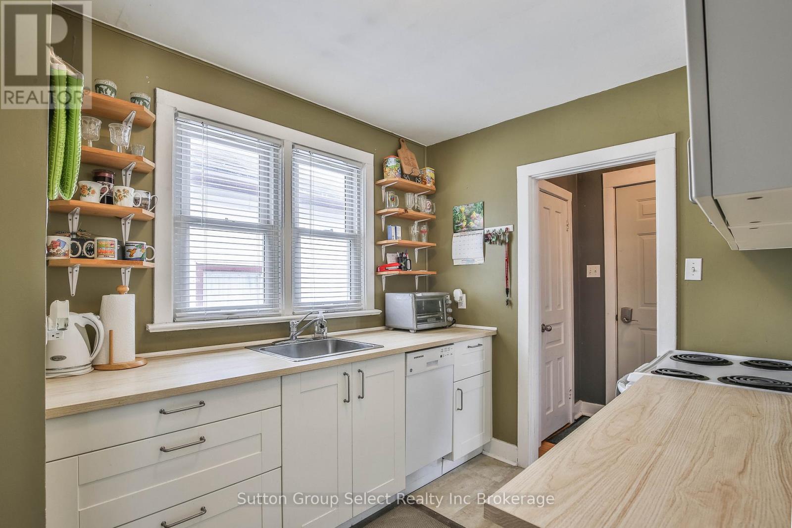 156 Charles Street E, Ingersoll, Ontario  N5C 1K2 - Photo 11 - X12844292