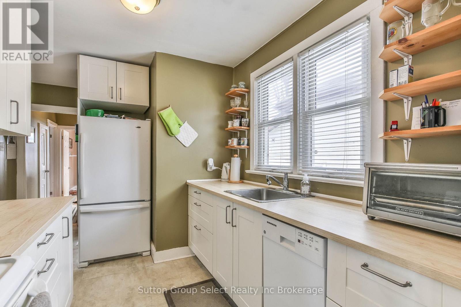 156 Charles Street E, Ingersoll, Ontario  N5C 1K2 - Photo 13 - X12844292