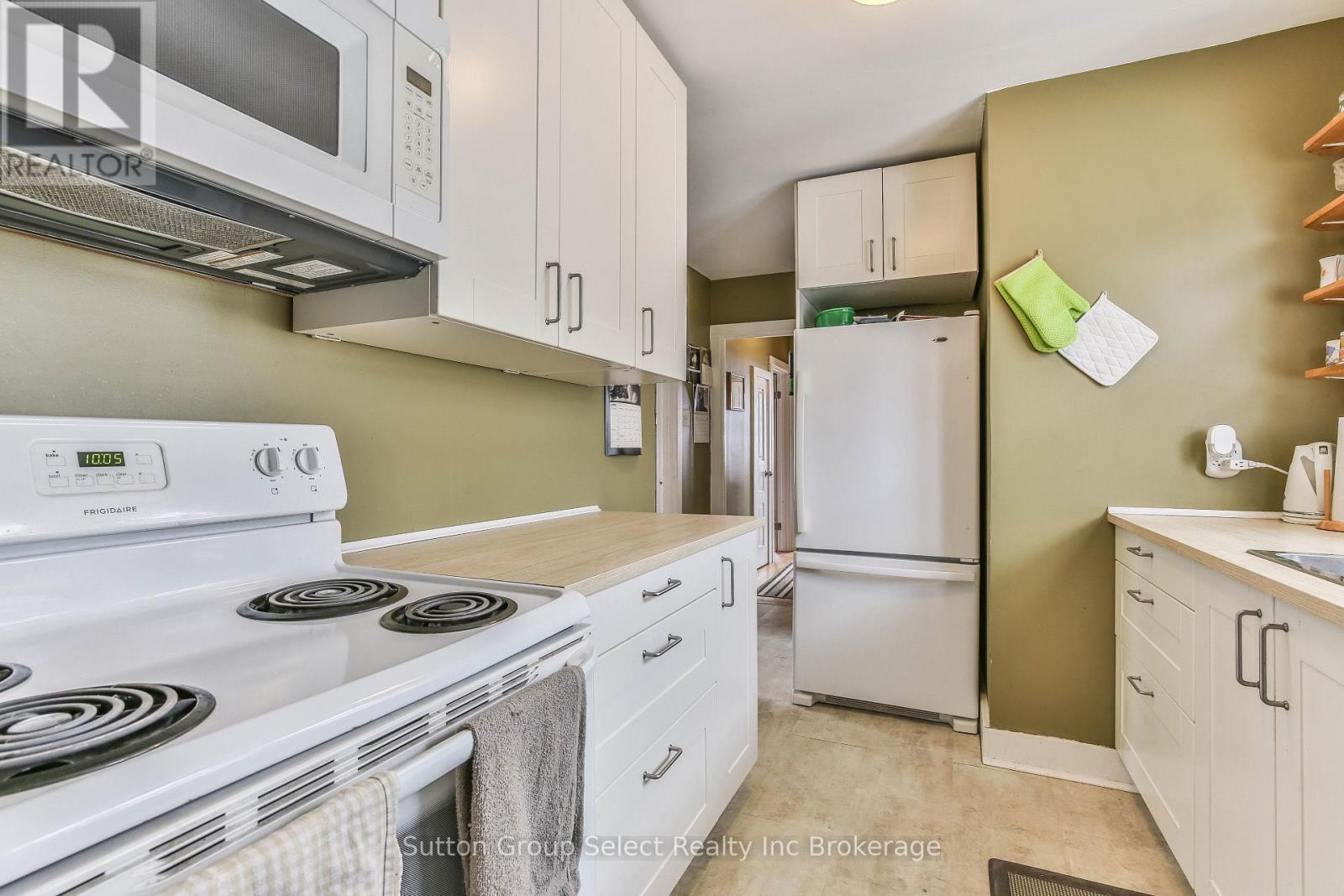 156 Charles Street E, Ingersoll, Ontario  N5C 1K2 - Photo 14 - X12844292