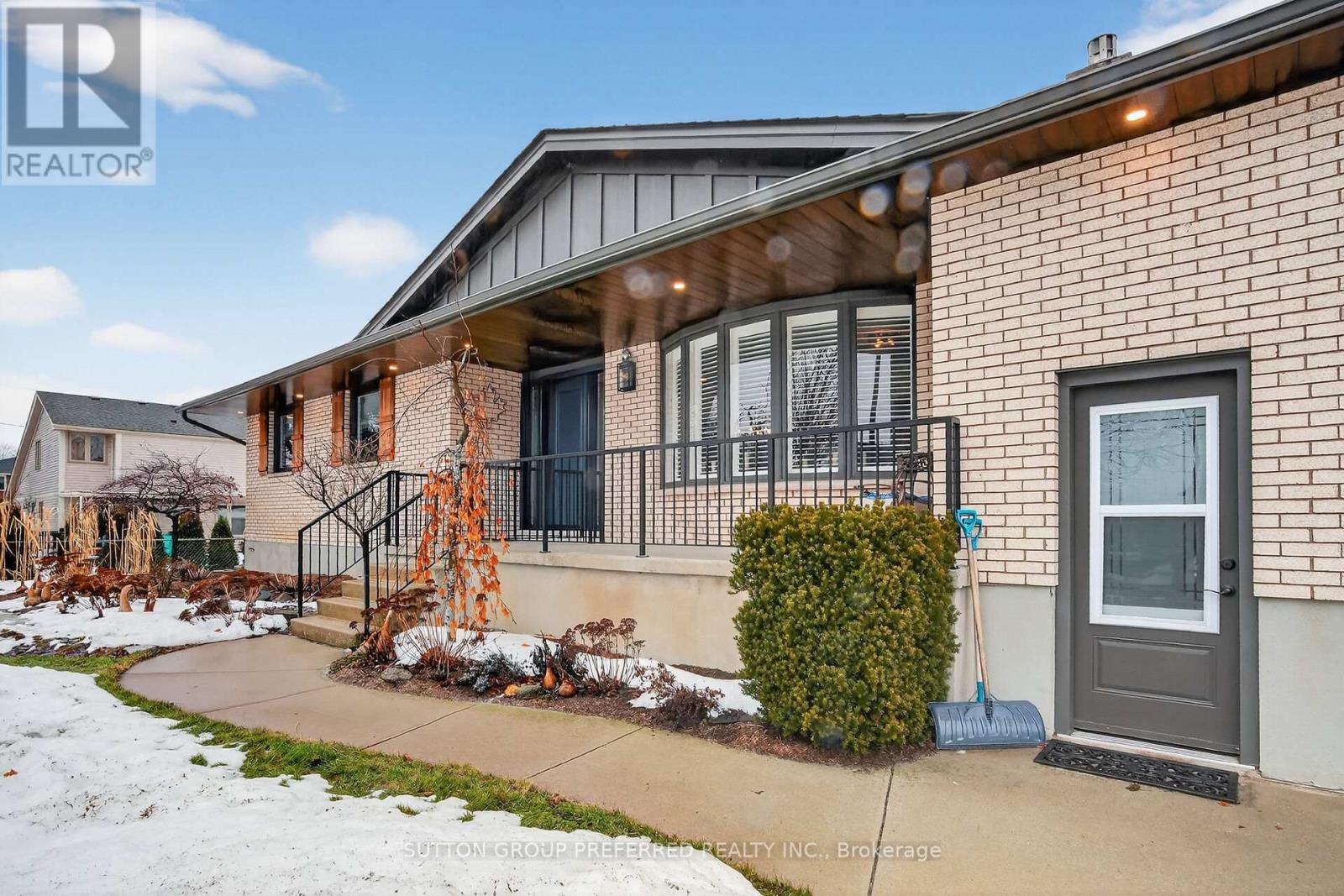 Photo 6 of 50 for 22270 Adelaide Road