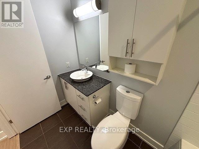 210 - 100 Champagne Avenue S, Ottawa, Ontario  K1S 4P4 - Photo 10 - X12671666