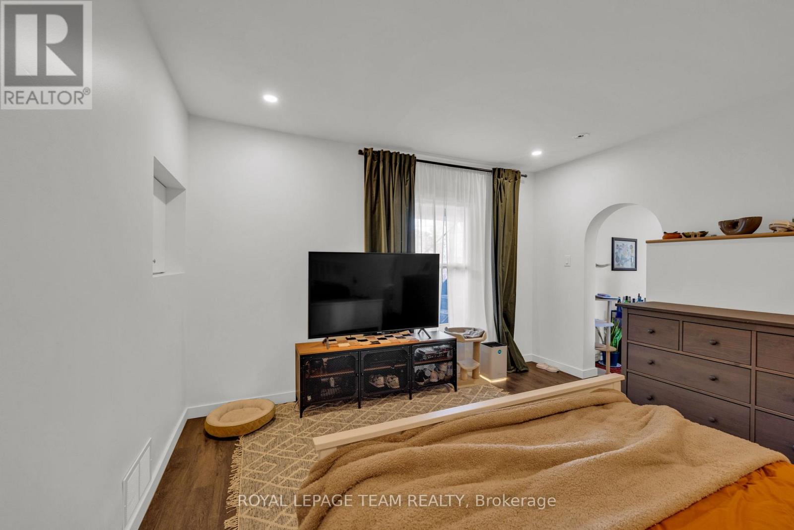 B - 325 Hinchey Avenue, Ottawa, Ontario  K1Y 1M1 - Photo 12 - X12837154