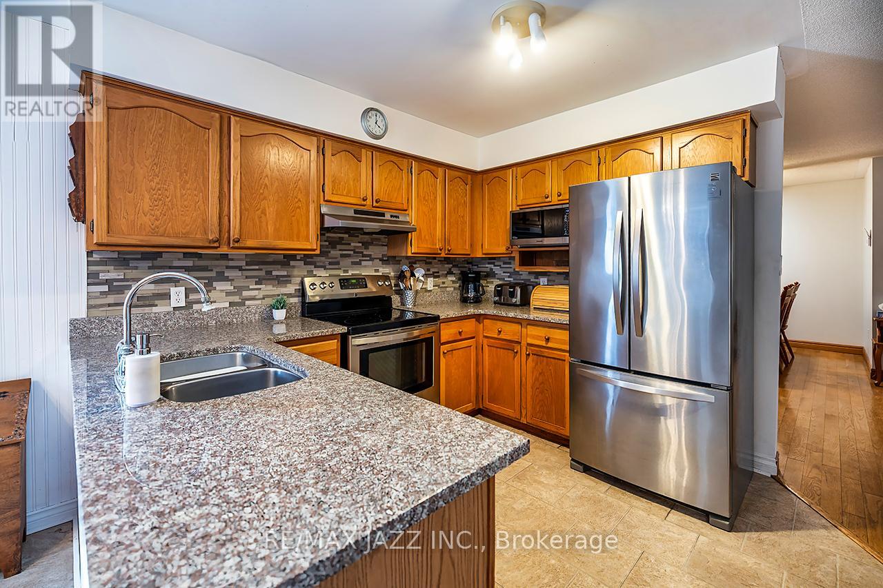 49 Hemmingway Drive, Clarington (Courtice), Ontario  L1E 2C7 - Photo 10 - E12844434